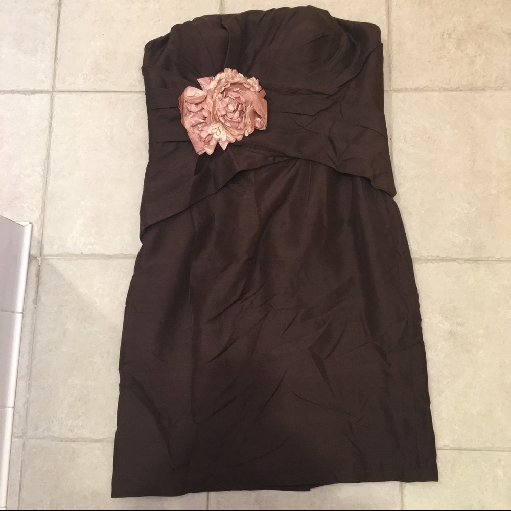 Brown strapless dress with pink flower